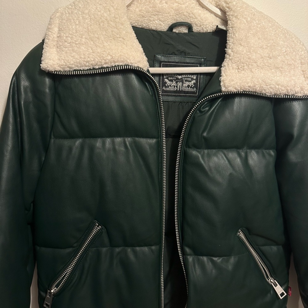 Levi's Green Puffer Jacket with White Sherpa Collar - Picture 5 of 8
